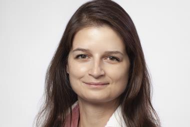 Simona headshot