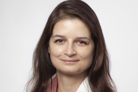 Simona headshot
