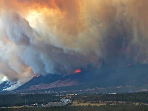 1,000 evacuated from wildfire on La Gomera